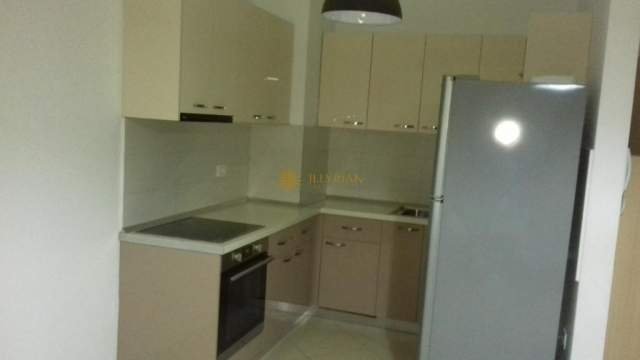 Tirane, jepet me qera apartament 1+1+BLK Kati 6, 67 m² 50.000 Leke