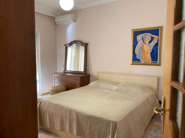 Tirane, jepet me qera apartament Kati 4, 125 m² 900 Euro (rruga Nikolla Tupe)