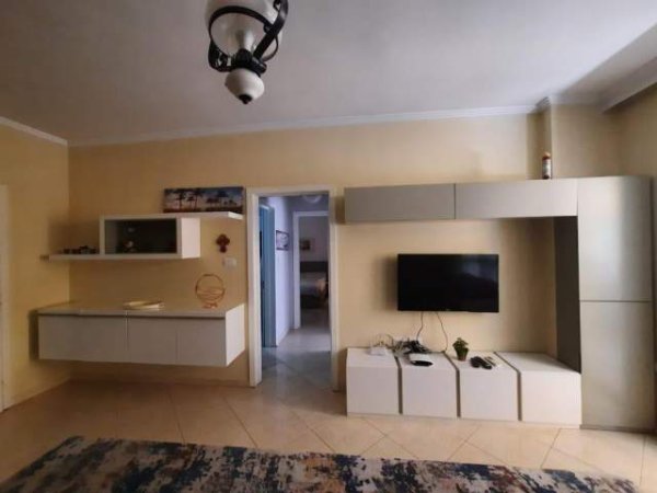 Tirane, jepet me qera apartament 2+1+BLK Kati 6, 120 m² 900 Euro (rruga Nikolla Tupe)