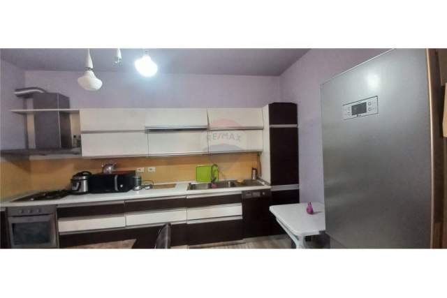 Tirane, jepet me qera apartament 2+1 Kati 3, 115 m² 500 Euro (Kristal Center)