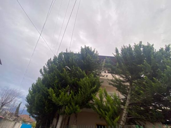 Tirane, shitet shtepi 3 Katshe Kati 1, 240 m² 170.000 Euro (Rruga Kastriotet)