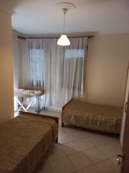 Tirane, jepet me qera apartament 2+1+BLK Kati 4, 100 m² 600 Euro