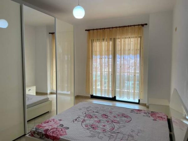 Jepet me qera apartament 2+1, Tirane / 350 Euro- i diskutueshem