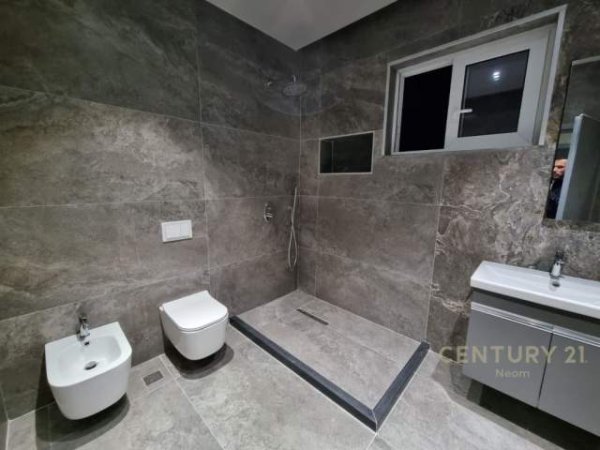 Tirane, jepet me qera apartament 2+1 Kati 2, 120 m² 800 Euro (vasil shanto)