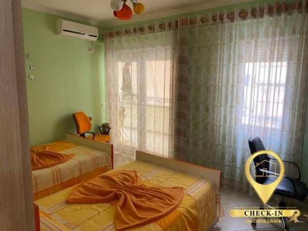 Tirane, shitet apartament 4+1+BLK Kati 5, 187 m² 310.000 Euro (Pazari i Ri)