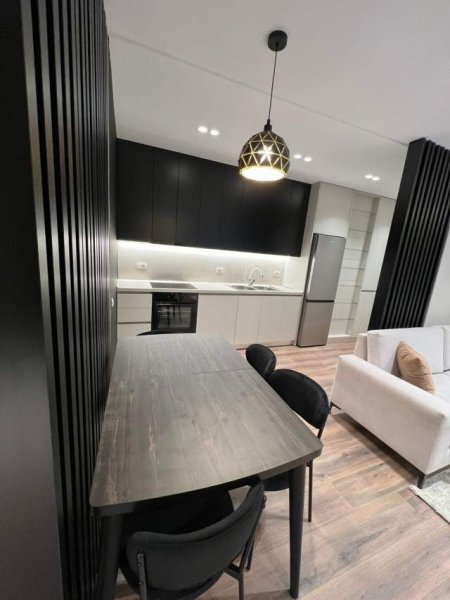 Tirane, jepet me qera apartament 2+1 Kati 7, 90 m² 600 Euro (Fusha e Aviacionit)