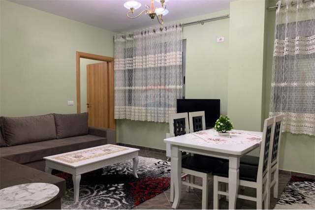 Tirane, jepet me qera apartament 1+1+BLK Kati 3, 50 m² 300 Euro (kopshti zoologjik)