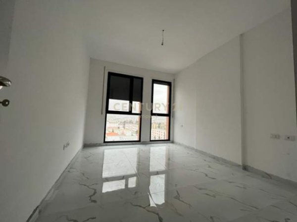Tirane, jepet me qera apartament 1+1 Kati 9, 67 m² 400 Euro (Rruga Kongresi i Manastirit, Spitali QSUT (Nënë T)