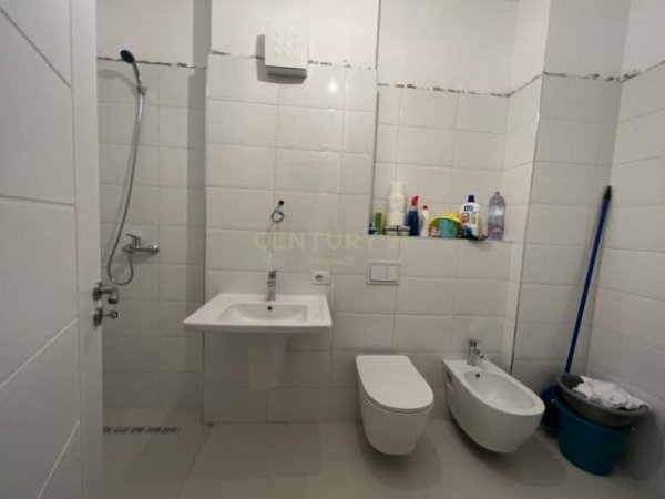 Tirane, jepet me qera apartament 1+1 Kati 9, 67 m² 380 Euro (Rruga "Kongresi i Manastirit")