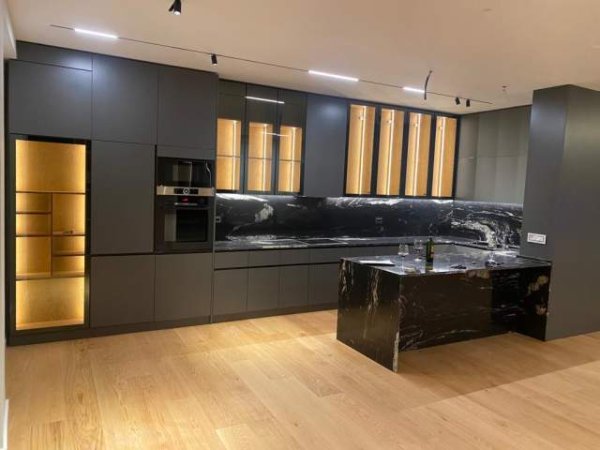 Tirane, jepet me qera apartament 2+1+BLK Kati 3, 152 m² 1.000 Euro
