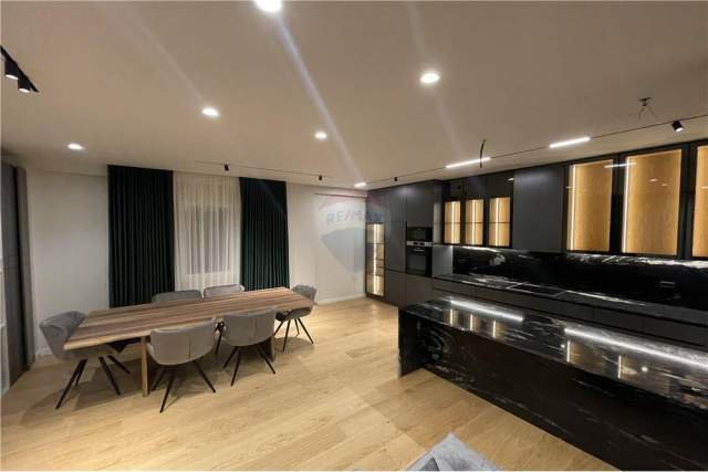 Tirane, jepet me qera apartament 2+1+BLK Kati 3, 152 m² 1.000 Euro