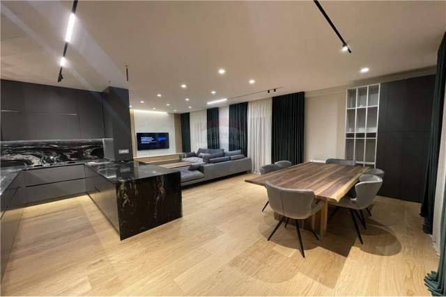 Tirane, jepet me qera apartament 2+1+BLK Kati 3, 152 m² 1.000 Euro
