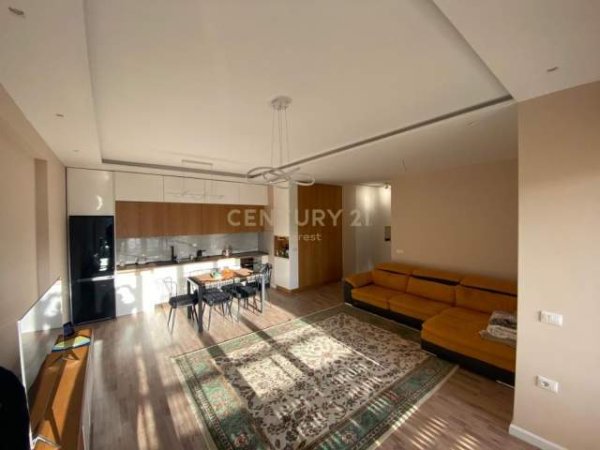 Tirane, jepet me qera apartament 1.200  (rruga e kosovareve)