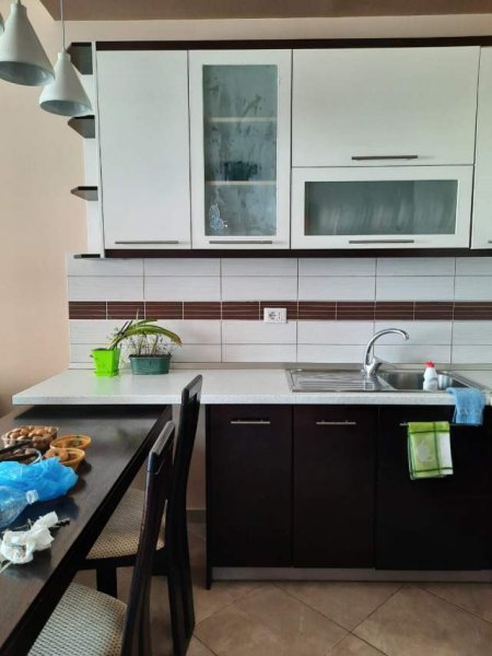Tirane, jepet me qera apartament 1+1+BLK Kati 7, 74 m² 35.000 Leke (rruga Stavri Themeli)