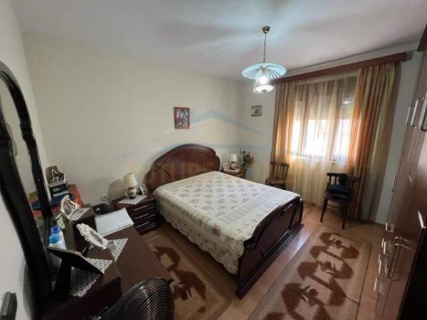 Korce, shitet Vile 2 Katshe Kati 2, 400 m² 140.000 Euro (Lagjia 7)