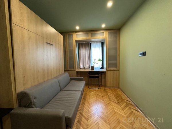 Tirane, jepet me qera apartament 1+1+Aneks+Ballkon Kati 4, 30 m² 800 € (Blloku)