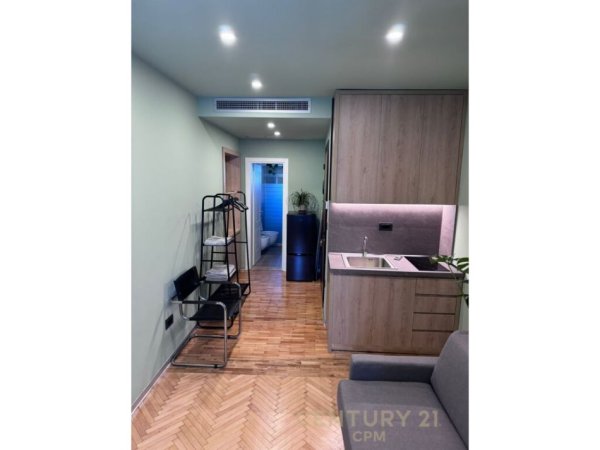 Tirane, jepet me qera apartament 1+1+Aneks+Ballkon Kati 4, 30 m² 800 € (Blloku)