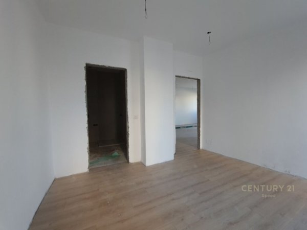 Tirane, jepet me qera apartament 2+1+Aneks+Ballkon Kati 1, 97 m² 700 € (Ambasada Amerikane)