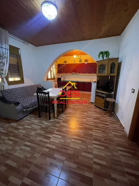 Elbasan, shitet shtepi 3+1+Ballkon Kati 0, 142 m² 70.000 € (Tërbaç, Elbasan)