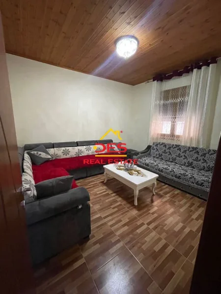 Elbasan, shitet shtepi 3+1+Ballkon Kati 0, 142 m² 70.000 € (Tërbaç, Elbasan)