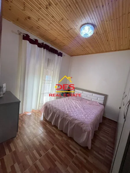 Elbasan, shitet shtepi 3+1+Ballkon Kati 0, 142 m² 70.000 € (Tërbaç, Elbasan)