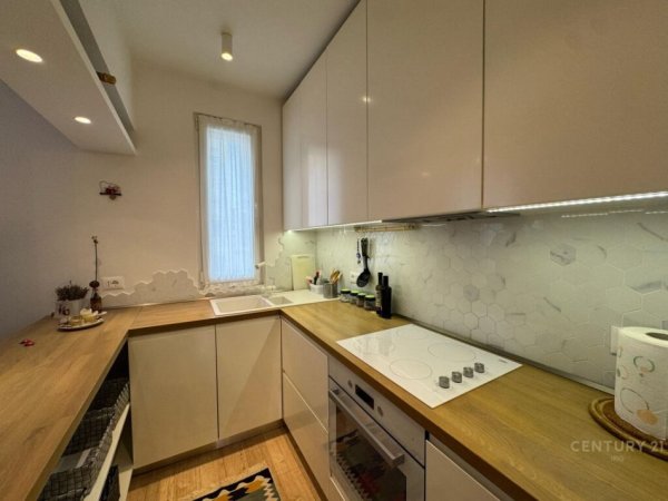 Tirane, jepet me qera apartament 1+1+Aneks+Ballkon Kati 4, 58 m² 650 € (Myslym Shyri)