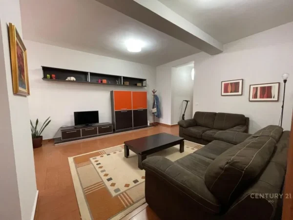 Tirane, jepet me qera apartament 2+1+Aneks+Ballkon Kati 1, 117 m² 600 € (Kopeshtit Zoologjik)