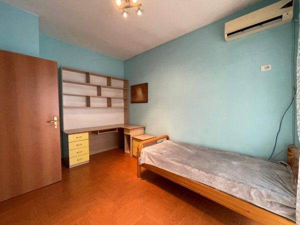 Tirane, jepet me qera apartament 2+1+Aneks+Ballkon Kati 1, 117 m² 600 € (Kopeshtit Zoologjik)