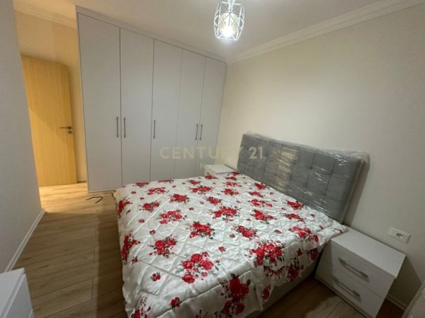 Tirane, jepet me qera apartament 1+1+Aneks+Ballkon Kati 5, 70 m² 600 € (Liqeni i Thate)