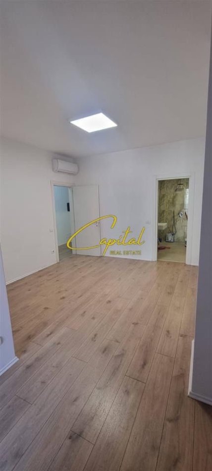 Tirane, jepet me qera zyre Kati 4, 120 m² 1.400 € (ISH BLLOKU)