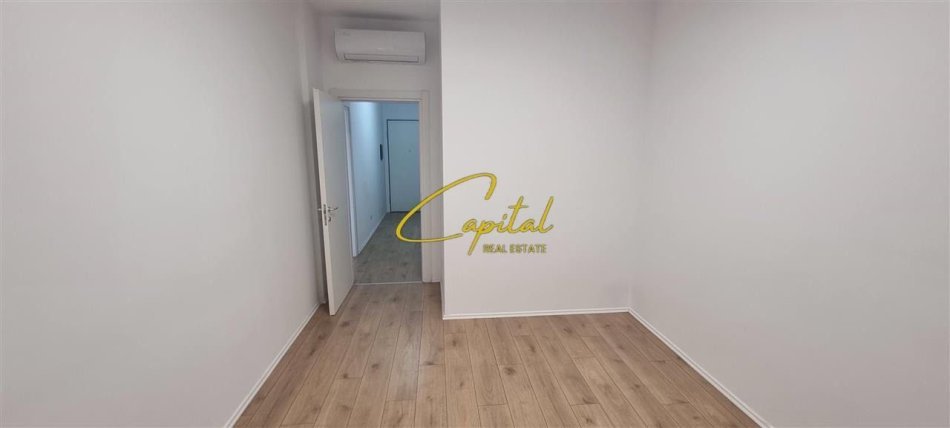Tirane, jepet me qera zyre Kati 4, 120 m² 1.400 € (ISH BLLOKU)