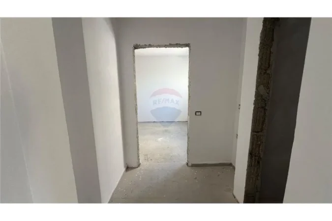 Tirane, shitet apartament 1+1+Ballkon Kati 2, 79 m² 103.000 € (Loni Ligori)