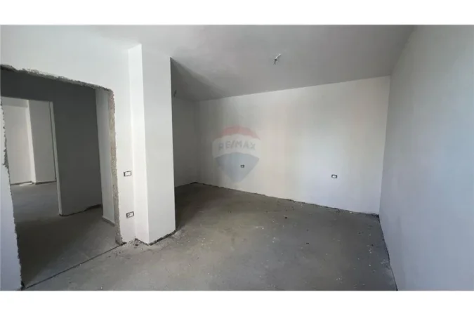 Tirane, shitet apartament 1+1+Ballkon Kati 2, 79 m² 103.000 € (Loni Ligori)