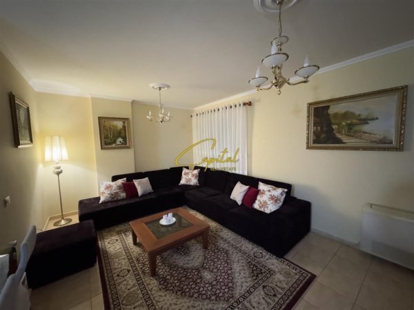 Tirane, jepet me qera apartament 2+1 Kati 5, 100 m² 1.000 € (ISH BLLOKU)