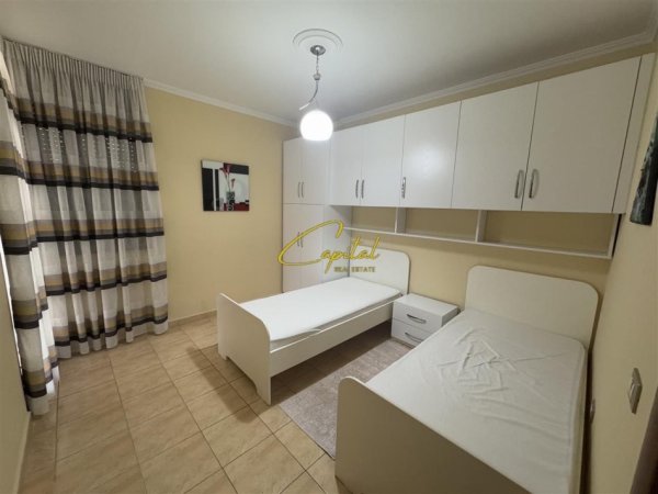 Tirane, jepet me qera apartament 2+1 Kati 5, 100 m² 1.000 € (ISH BLLOKU)