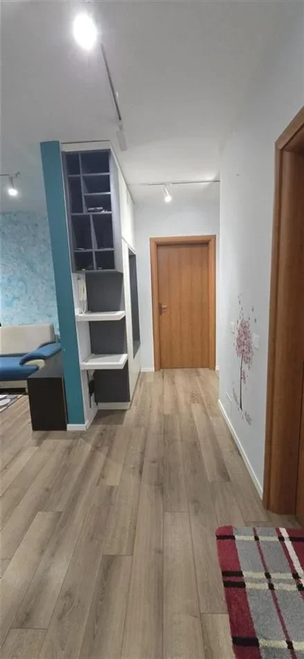 Tirane, jepet me qera apartament 2+1+Ballkon Kati 3, 85 m² 650 € (21 DHJETORI)