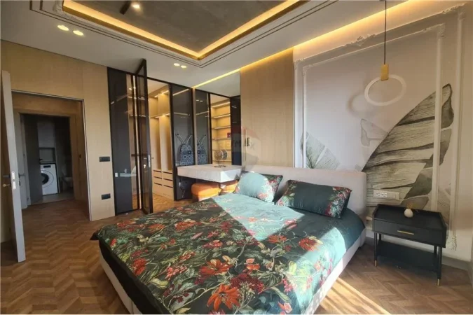 Tirane, jepet me qera apartament 1+1 Kati 20, 77 m² 1.000 € (Rruga Kavajes)