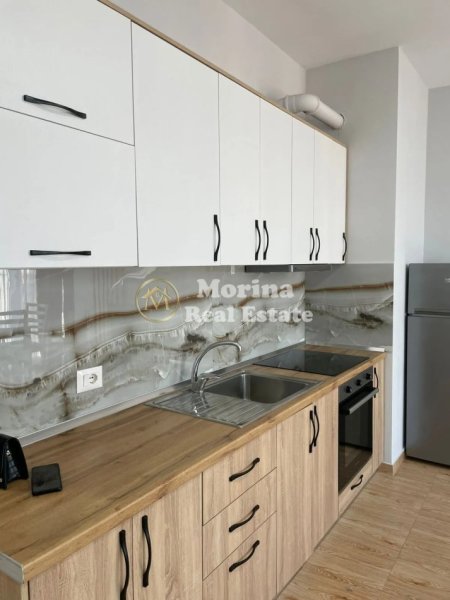 Tirane, jepet me qera apartament 1+1+Ballkon Kati 8, 65 m² 500 € (Qender)