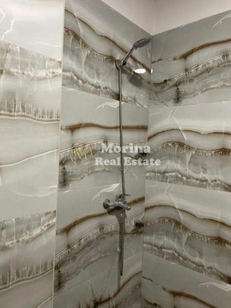 Tirane, jepet me qera apartament 1+1+Ballkon Kati 8, 65 m² 500 € (Qender)