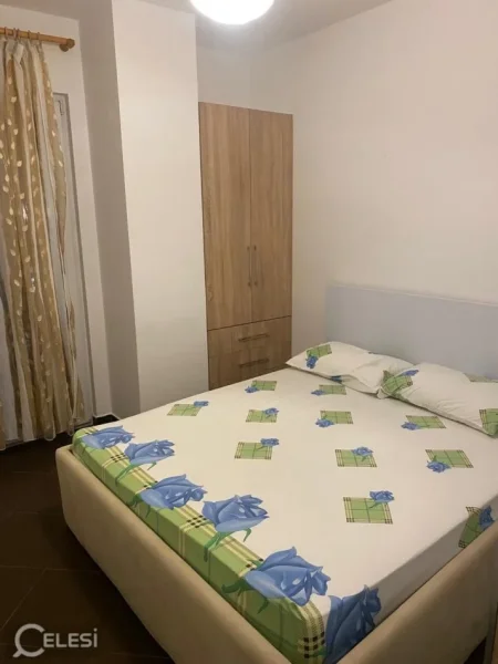 Tirane, jepet me qera apartament 1+1+Ballkon Kati 1, 60 m² 500 € (XHAMLLIKU)