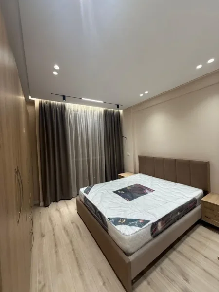 JEPET ME QERA 2+1+POST PARKIMI NE ALI DEM , I PABANUAR ME PARE