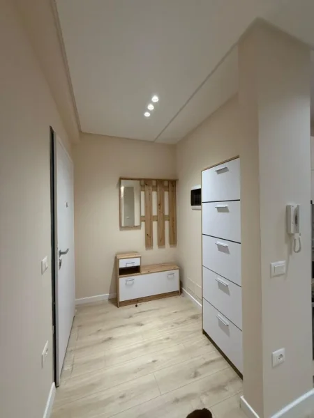 JEPET ME QERA 2+1+POST PARKIMI NE ALI DEM , I PABANUAR ME PARE