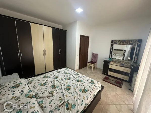 Tirane, jepet me qera apartament 2+1+Ballkon , 140 m² 500 € (CASA ITALIA)