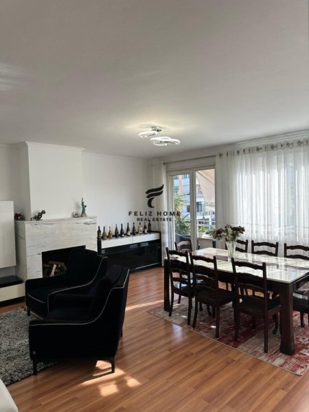 Tirane, jepet me qera apartament 3+1+Ballkon Kati 2, 170 m² 1.000 € (SELITE)
