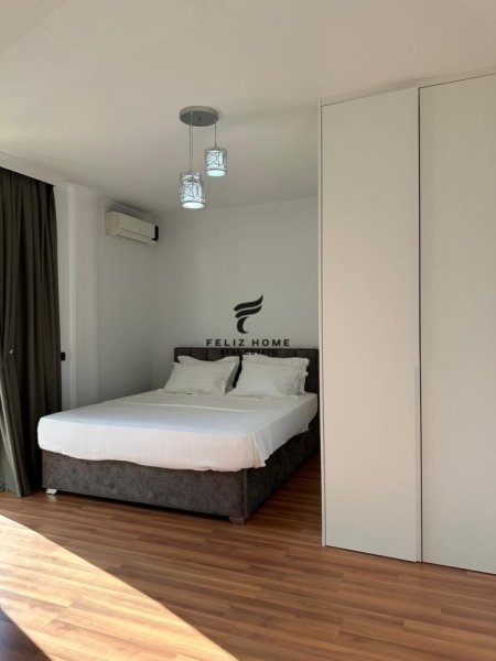 Tirane, jepet me qera apartament 3+1+Ballkon Kati 2, 170 m² 1.000 € (SELITE)
