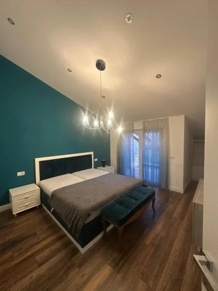 Tirane, jepet me qera apartament+verande | Penthouse 3+1 , 201 m² 1.500 € (TEG)
