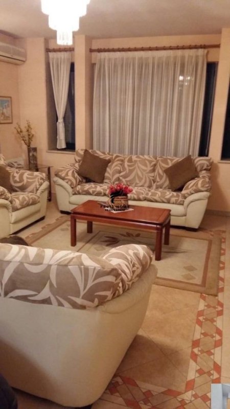 Tirane, jepet me qera apartament 2+1+Ballkon Kati 7, 110 m² 1.000 € (BLLOK)