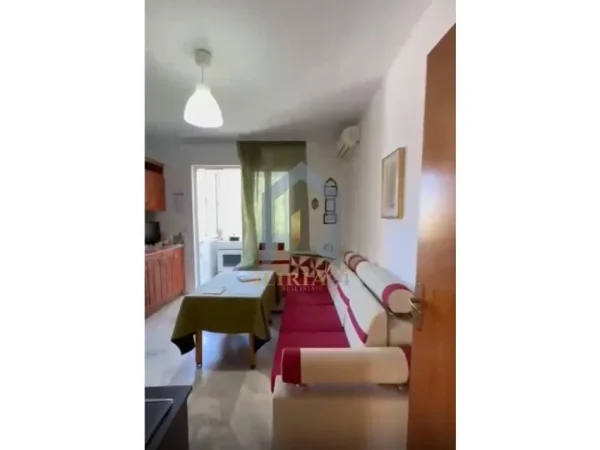Apartament 2+1 me qira, "Qender" , te Banka e Shqiperise