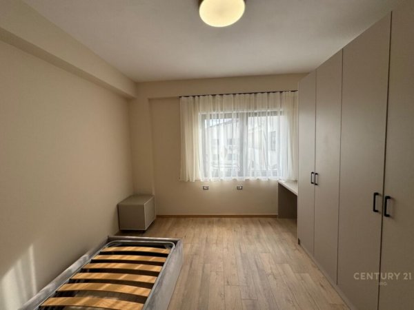 Tirane, jepet me qera apartament 2+1+Aneks+Ballkon Kati 5, 95 m² 650 € (KODRA E DIELLIT)
