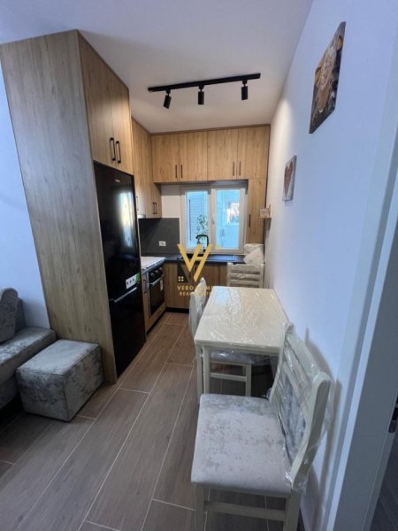 Tirane, jepet me qera apartament 1+1+Ballkon Kati 3, 51 m² 500 € (SELITE)